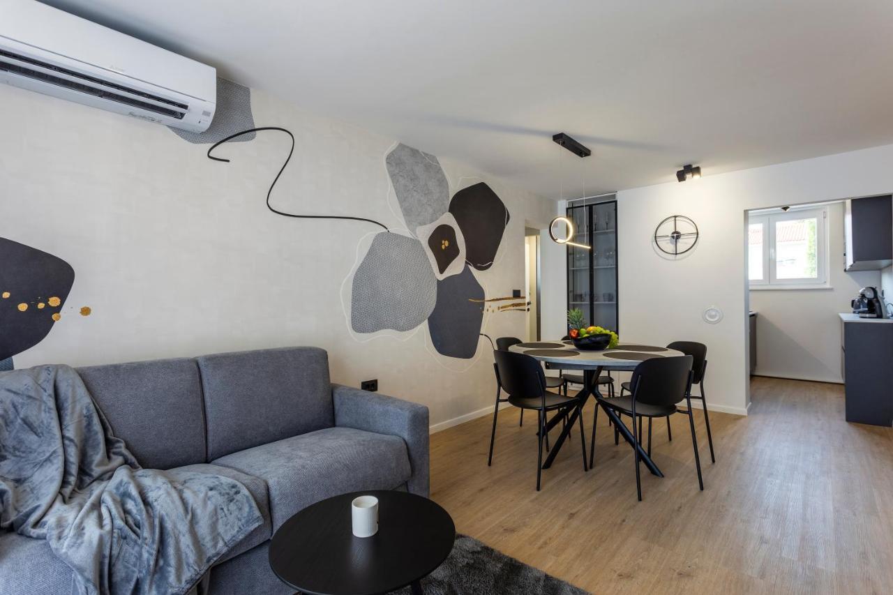 Apartman Izis Centar Pule Pula Exterior foto