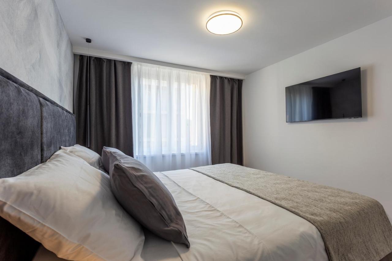 Apartman Izis Centar Pule Pula Exterior foto