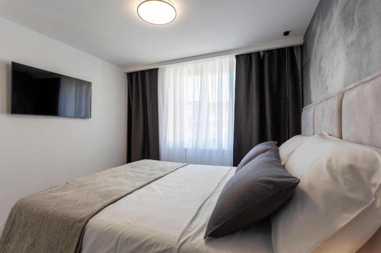 Apartman Izis Centar Pule Pula Exterior foto