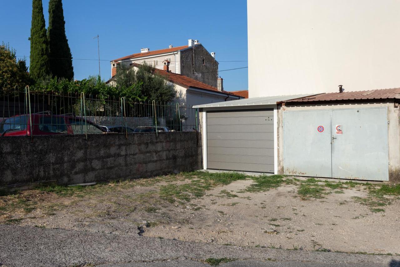 Apartman Izis Centar Pule Pula Exterior foto